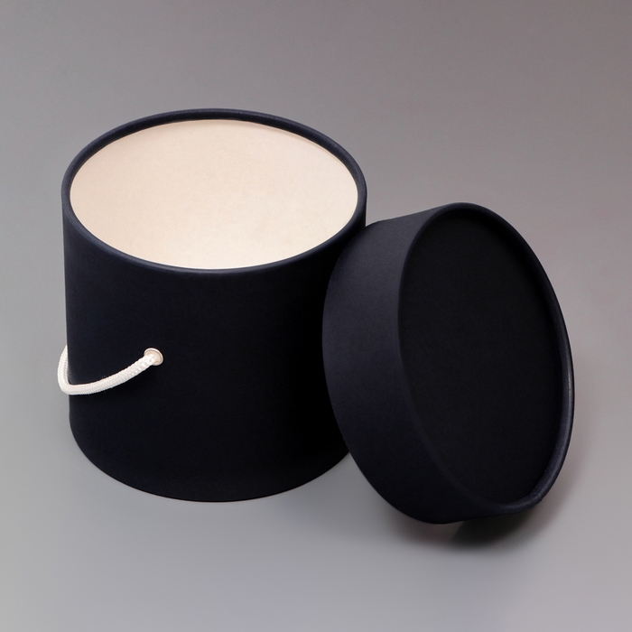 Подарочная коробка, круглая, чёрная,с шнурком, 12 х 12 см Подарочная коробка, круглая, чёрная,с шнурком, 12 х 12 см