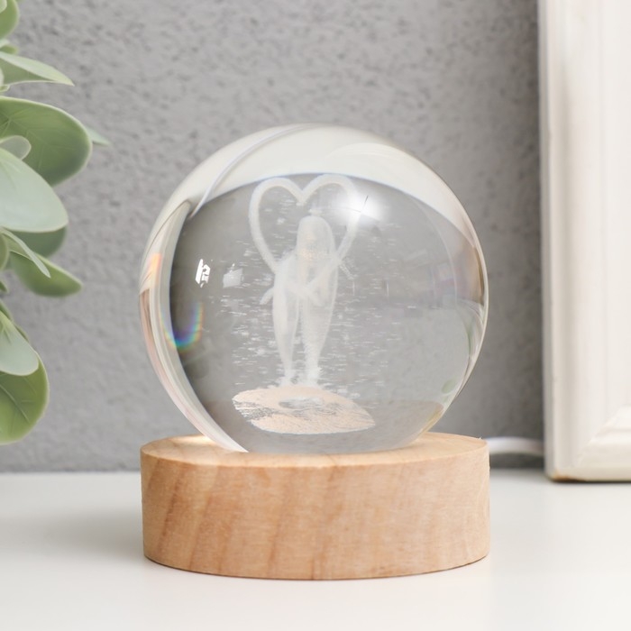 Сувенир стекло подсветка Сувенир стекло подсветка "Два дельфина" d=6 см подставка дерево, USB 6,5х6,5х7,5 см