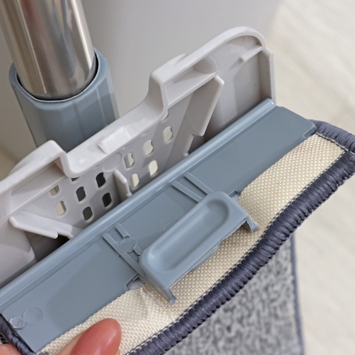 Швабра с отжимом и ведро Raccoon: ведро с отсеками, швабра плоская, 2 кармана, 32&times;12&times;142 см, дополнительная насадка из микрофибры