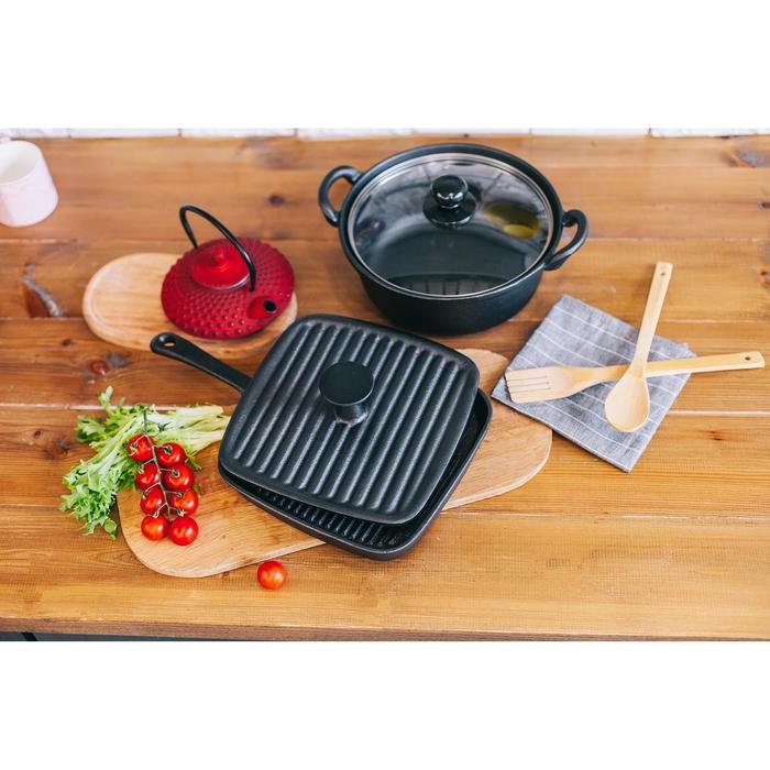 Сковорода гриль чугунная Доляна &laquo;Квадрат&raquo;, 23&times;23 см, со сливом и ручкой, цвет чёрный