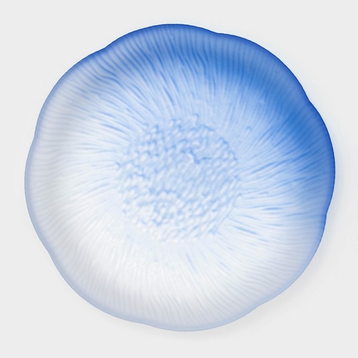 Тарелка стеклянная &laquo;Лотос&raquo;, d=16,7 см, цвет синий