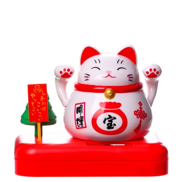 Маятник пластик от солн.батареи "Кот Манэки-нэко с деревом и мешком золота" белый 8х10х6 см   501832