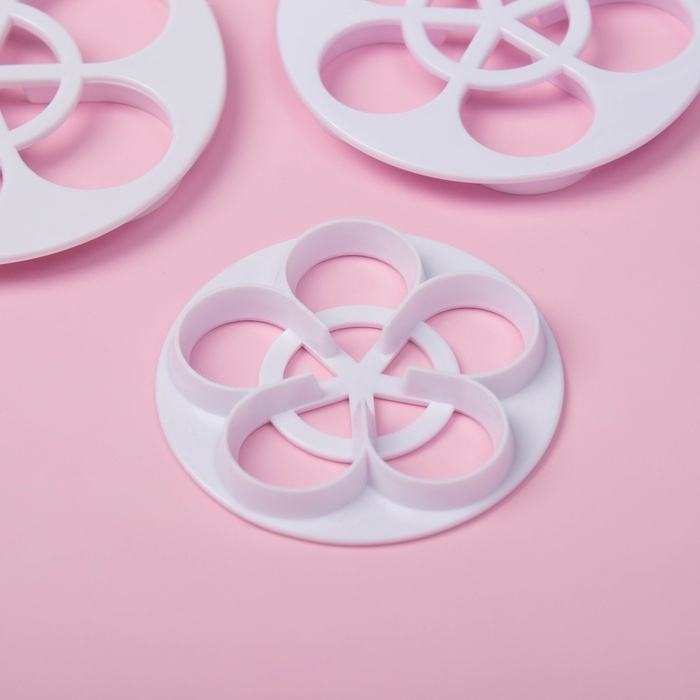 Выемки для теста и мастики Доляна &laquo;Цветы&raquo;, пластик, набор 6 шт, белые