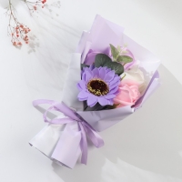 Букет из мыльных лепестков "Сиреневый туман" 11х8х25 см Букет из мыльных лепестков "Сиреневый туман" 11х8х25 см