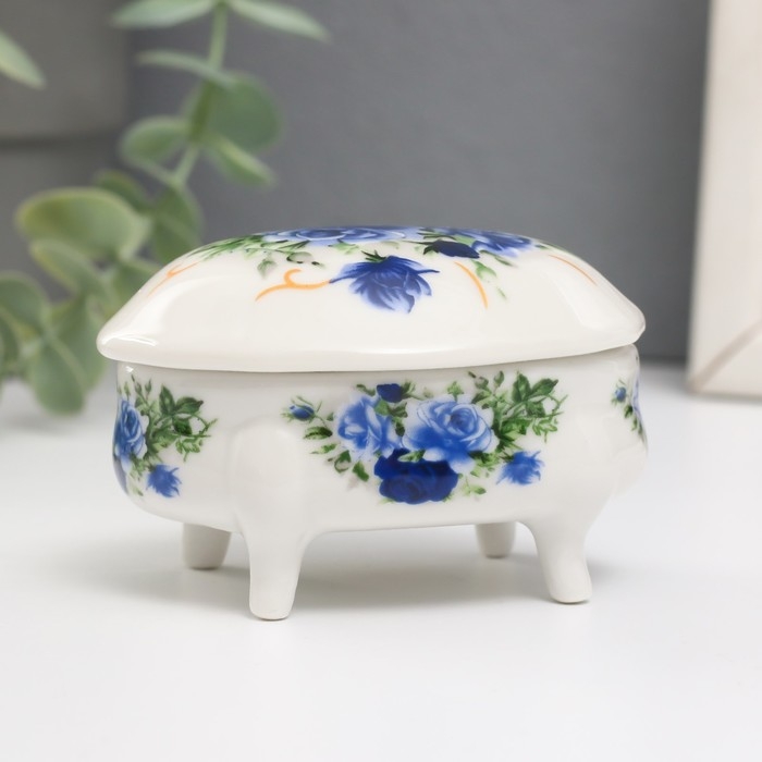 Шкатулка керамика на ножках Шкатулка керамика на ножках "Синие розы" 6,1х7,7х4,8 см