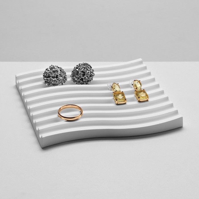 Подставка для украшений универсальная &laquo;Волна&raquo; , 12,5&times;12,5&times;1 см, цвет белый