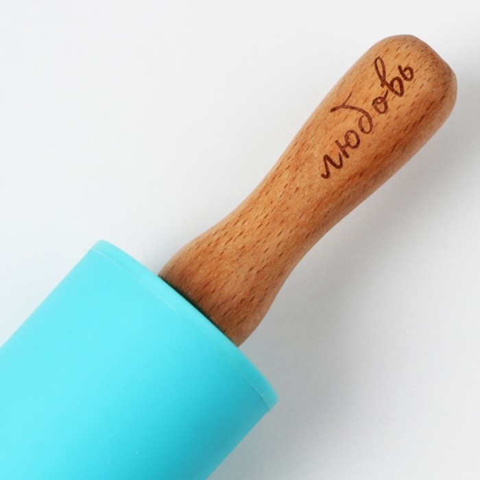 Скалка «Секретный ингредиент», 31 х 4 см, силикон, дерево, цвет бирюзовый Скалка «Секретный ингредиент», 31 х 4 см, силикон, дерево, цвет бирюзовый