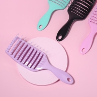 Расчёска массажная, широкая, вентилируемая, 7,5 × 23 см, цвет МИКС Расчёска массажная, широкая, вентилируемая, 7,5 × 23 см, цвет МИКС