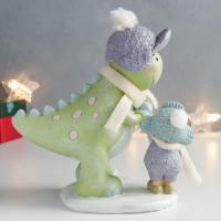 Сувенир полистоун "Малыш и динозаврик в шапочках" 15х8,5х16 см Сувенир полистоун "Малыш и динозаврик в шапочках" 15х8,5х16 см