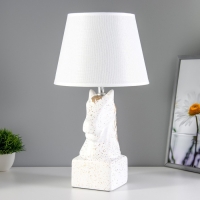 Настольная лампа "Лошадь" Е14 40Вт белый 22х22х41 см RISALUX Настольная лампа "Лошадь" Е14 40Вт белый 22х22х41 см RISALUX
