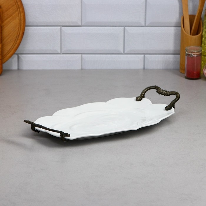 Блюдо «Розы», малое, фарфор, Иран Блюдо «Розы», малое, фарфор, Иран