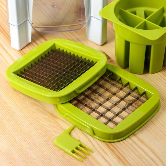 Овощерезка универсальная с контейнером Доляна, 3 сменные насадки и пушер, 14,5&times;14,5&times;21 см, цвет бело-зелёный