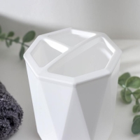 Подставка для зубных щёток &laquo;Призма&raquo;, 9,5&times;9,5&times;11,5 см, цвет белый