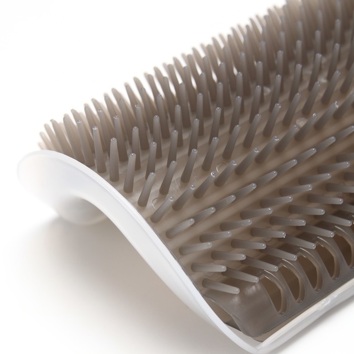 Массажер - чесалка на угол с кошачьей мятой для кошек, размер L, 17*11*6.2, серый Массажер - чесалка на угол с кошачьей мятой для кошек, размер L, 17*11*6.2, серый