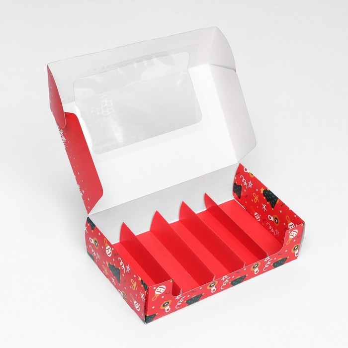 Новый год. Кондитерская упаковка под 5 эклеров Новый год. Кондитерская упаковка под 5 эклеров " С Новым Годом!", 25,2 х 15 х 6,6 см