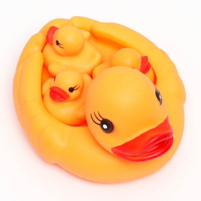 Набор игрушек для купания в ванне Набор игрушек для купания в ванне "Мама утка и три уточки" 4 шт, резиновые, 18 х 10 см