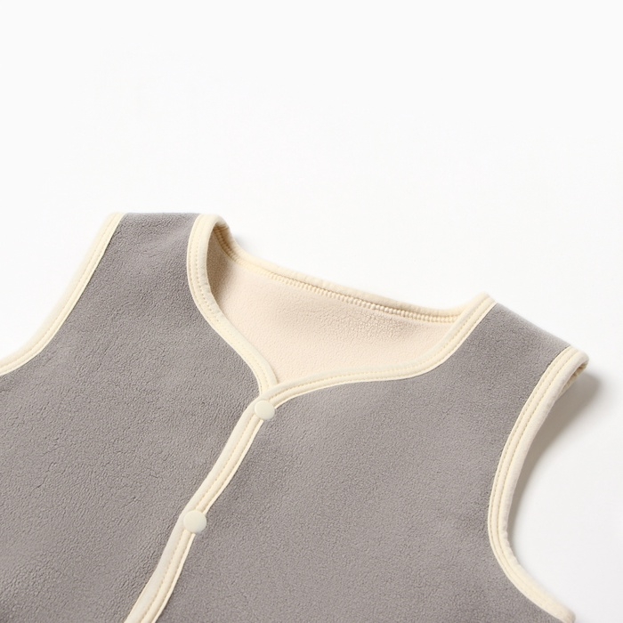 Жилетка флисовая детская Collorista, цв. графит, рост 110 см