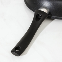 Сковорода «Традиция», d=24 см, пластиковая ручка, стеклянная крышка, антипригарное покрытие, цвет чёрный Сковорода «Традиция», d=24 см, пластиковая ручка, стеклянная крышка, антипригарное покрытие, цвет чёрный