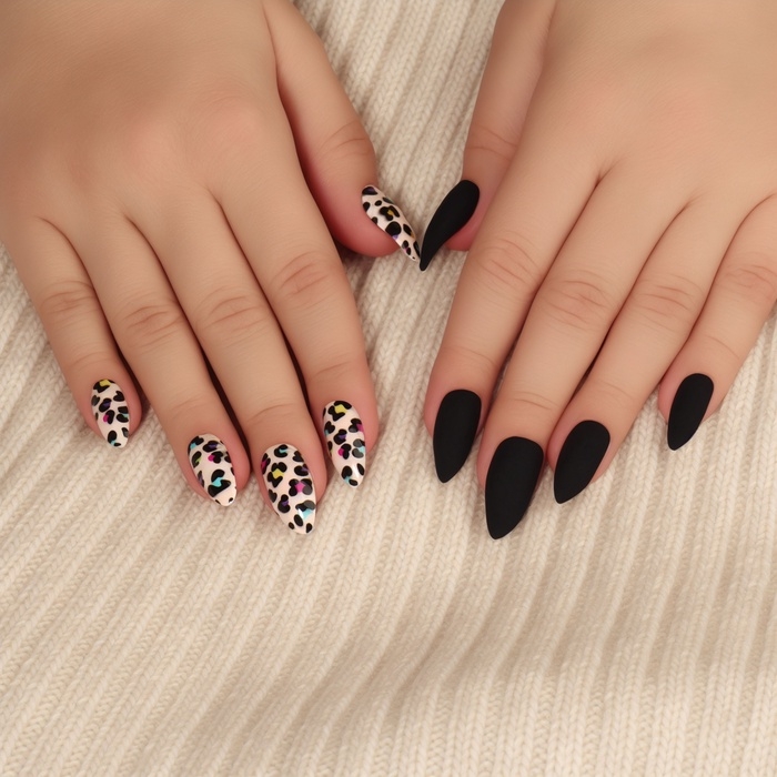 Накладные ногти «Лео», 12 шт, с клеевыми пластинами, форма миндаль, чёрные, бежевые Накладные ногти «Лео», 12 шт, с клеевыми пластинами, форма миндаль, чёрные, бежевые