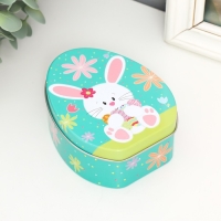 Шкатулка металл яйцо "Зайчик с охапкой раскрашенных яиц" 11,7х9,2х4,5 см Шкатулка металл яйцо "Зайчик с охапкой раскрашенных яиц" 11,7х9,2х4,5 см