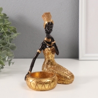 Сувенир полистоун подсвечник "Африканка Рудо в золотом платье у чаши" d=4 см 10х12х15 см