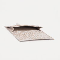 Кошелёк женский на кнопке, цвет бежевый