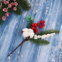 Декор "Зимние грезы" хлопок ягоды еловые веточки, 21 см Декор "Зимние грезы" хлопок ягоды еловые веточки, 21 см