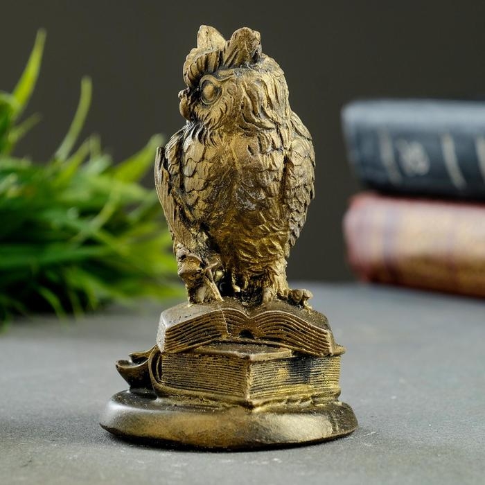 Фигура Фигура "Филин на книгах" состаренное золото 11х7х7см