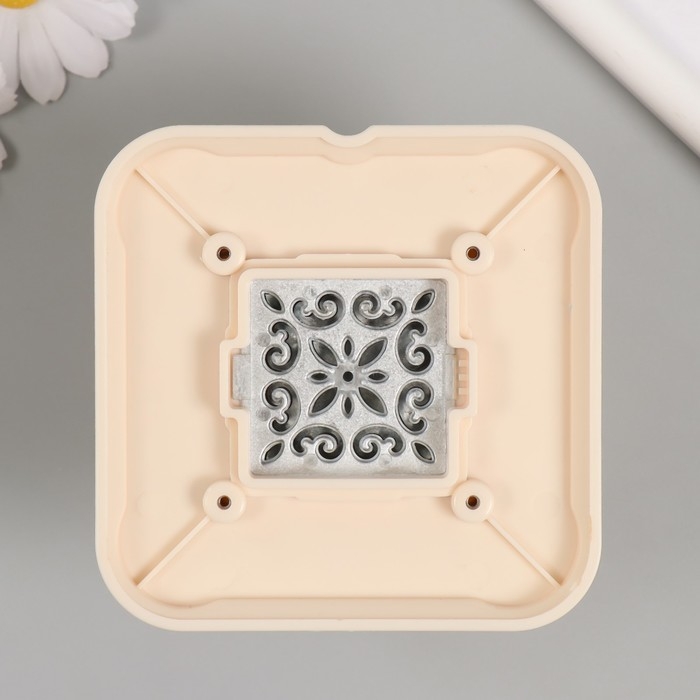 Дырокол фигурный рисунок 3,8х3,8 см Дырокол фигурный рисунок 3,8х3,8 см "Снежинка" 6.1х6,1х4,1 см