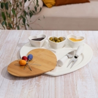 Блюдо керамическое для подачи «Эстет. Сердце», 8 предметов: 3 соусника 8×6×4 см, 3 шпажки, нож, вилочка, цвет белый Блюдо керамическое для подачи «Эстет. Сердце», 8 предметов: 3 соусника 8×6×4 см, 3 шпажки, нож, вилочка, цвет белый