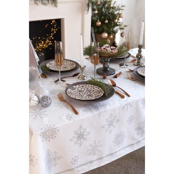 Скатерть "Этель" Серебряные снежинки 149х180+/- 3см, 100% хлопок, 190г/м2