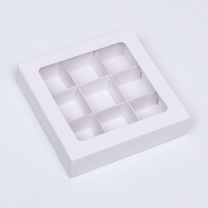 Коробка под 9 конфет с обечайкой, с окном, с тонкими разделителями, белый 14,7х14,7х3,4 см