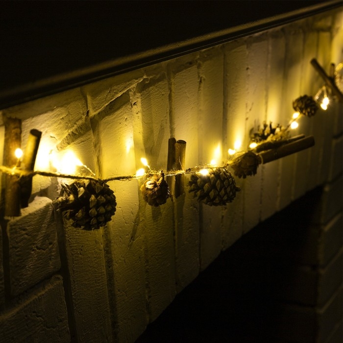 Гирлянда «Нить» 1.5 м роса с насадками «Заснеженные шишки», IP20, серебристая нить, 30 LED, батарейки CR2032х2 (в комплекте), свечение тёплое белое Гирлянда «Нить» 1.5 м роса с насадками «Заснеженные шишки», IP20, серебристая нить, 30 LED, батарейки CR2032х2 (в комплекте), свечение тёплое белое