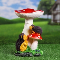 Садовая фигура "Мухомор с ежами" 30х19х19см Садовая фигура "Мухомор с ежами" 30х19х19см