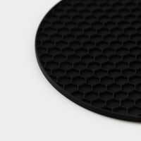 Коврик - подставка под горячее силиконовый, d=140 мм, толщина=3.5 мм, цвет черный