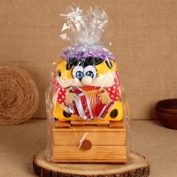 Оберег "Домовой Санёк", на сундуке, 29 х 20 см