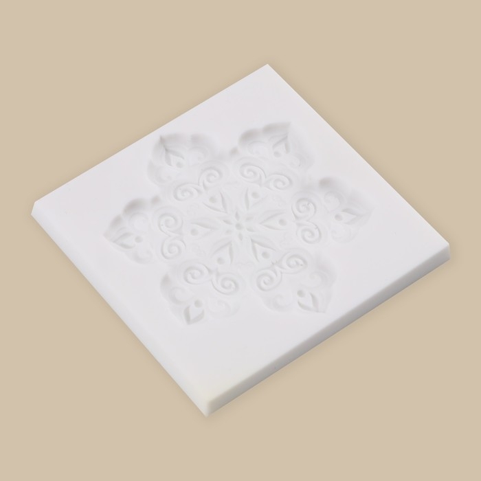 Силиконовый молд для творчества «Снежинка», 8 х 8 см Силиконовый молд для творчества «Снежинка», 8 х 8 см