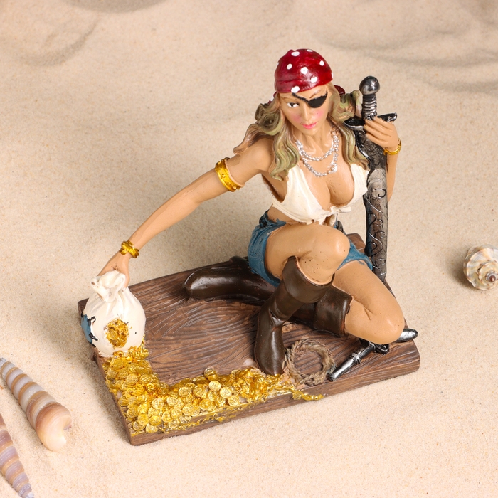 Статуэтка Статуэтка "Пиратка" 13см