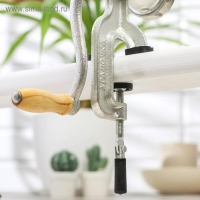 Мясорубка ручная &laquo;Уралочка&raquo;, чугунная