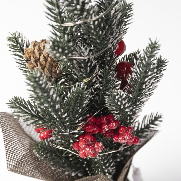 Светодиодная фигура &laquo;Ёлка с ягодами и шишками&raquo; 8.5 &times; 29 &times; 6.5 см, пластик, батарейки CR2032х2 (в комплекте), свечение тёплое белое