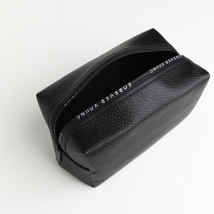 Косметичка на молнии, цвет чёрный