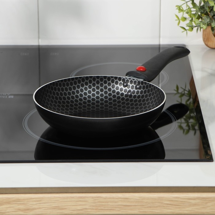 Сковорода Forever, d=18 см, съёмная ручка, антипригарное покрытие, цвет черный Сковорода Forever, d=18 см, съёмная ручка, антипригарное покрытие, цвет черный