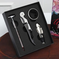 Подарочный винный набор: штопор для вина, аэратор, каплеуловитель, термометр «Для вечера» Подарочный винный набор: штопор для вина, аэратор, каплеуловитель, термометр «Для вечера»