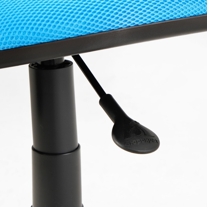 Кресло детское Бюрократ KD-4-F голубой TW-55 крестовина пластик, с подставкой.для ног