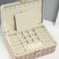 Шкатулка кожзам для украшений "Мозаика из плитки" зелёная 16,3х24х8,5 см Шкатулка кожзам для украшений "Мозаика из плитки" зелёная 16,3х24х8,5 см