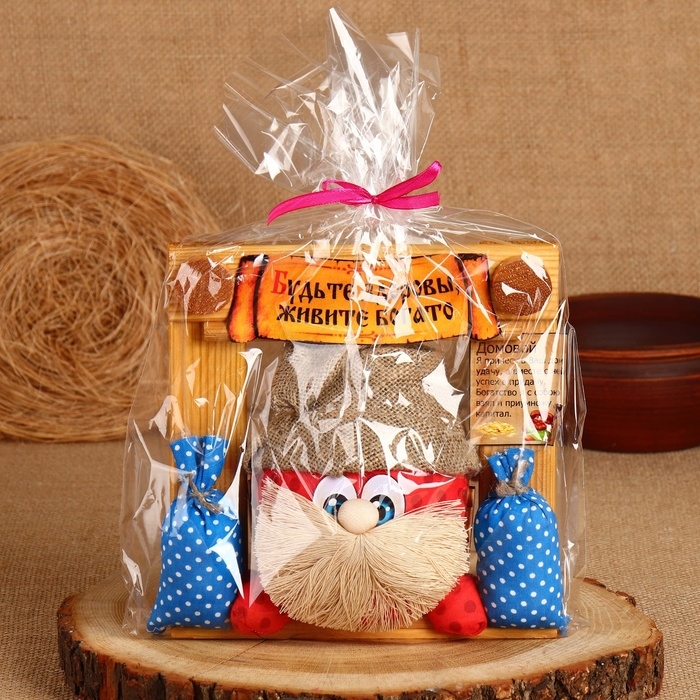 Домовой Ромчик "Будьте здоровы, живите богато", в раме, 20 х 20 см, микс