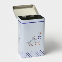 Банка для сыпучих продуктов «Гуси», 2,7 л, 13,5 х 9,5 х 21,5 см, жесть, цвет белый в горох Банка для сыпучих продуктов «Гуси», 2,7 л, 13,5 х 9,5 х 21,5 см, жесть, цвет белый в горох