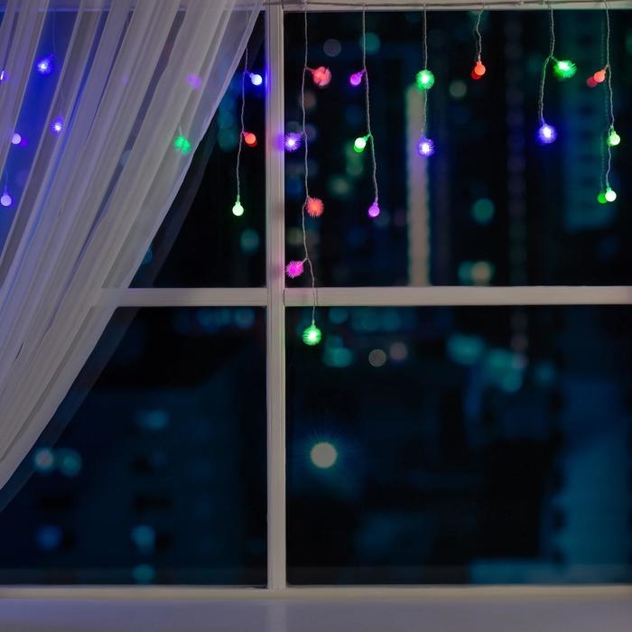 Гирлянда «Бахрома» 3 × 0.5 м с насадками «Шарики и ёжики», IP20, прозрачная нить, 80 LED, свечение мульти (RG/RB), мигание, 220 В Гирлянда «Бахрома» 3 × 0.5 м с насадками «Шарики и ёжики», IP20, прозрачная нить, 80 LED, свечение мульти (RG/RB), мигание, 220 В