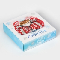 Новый год. Коробка под 9 конфет "Снежинки", 13,7 х 13,7 х 3,5 см, кондитерская упаковка Новый год. Коробка под 9 конфет "Снежинки", 13,7 х 13,7 х 3,5 см, кондитерская упаковка