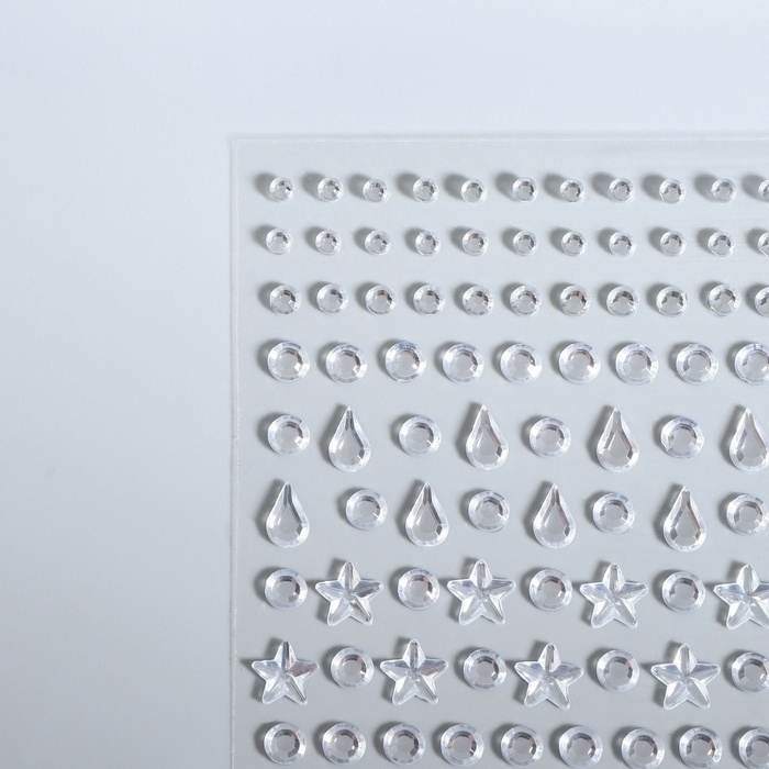 Стразы самоклеящиеся фигурные «Ассорти», 128 шт на листе, цвет серебряный Стразы самоклеящиеся фигурные «Ассорти», 128 шт на листе, цвет серебряный